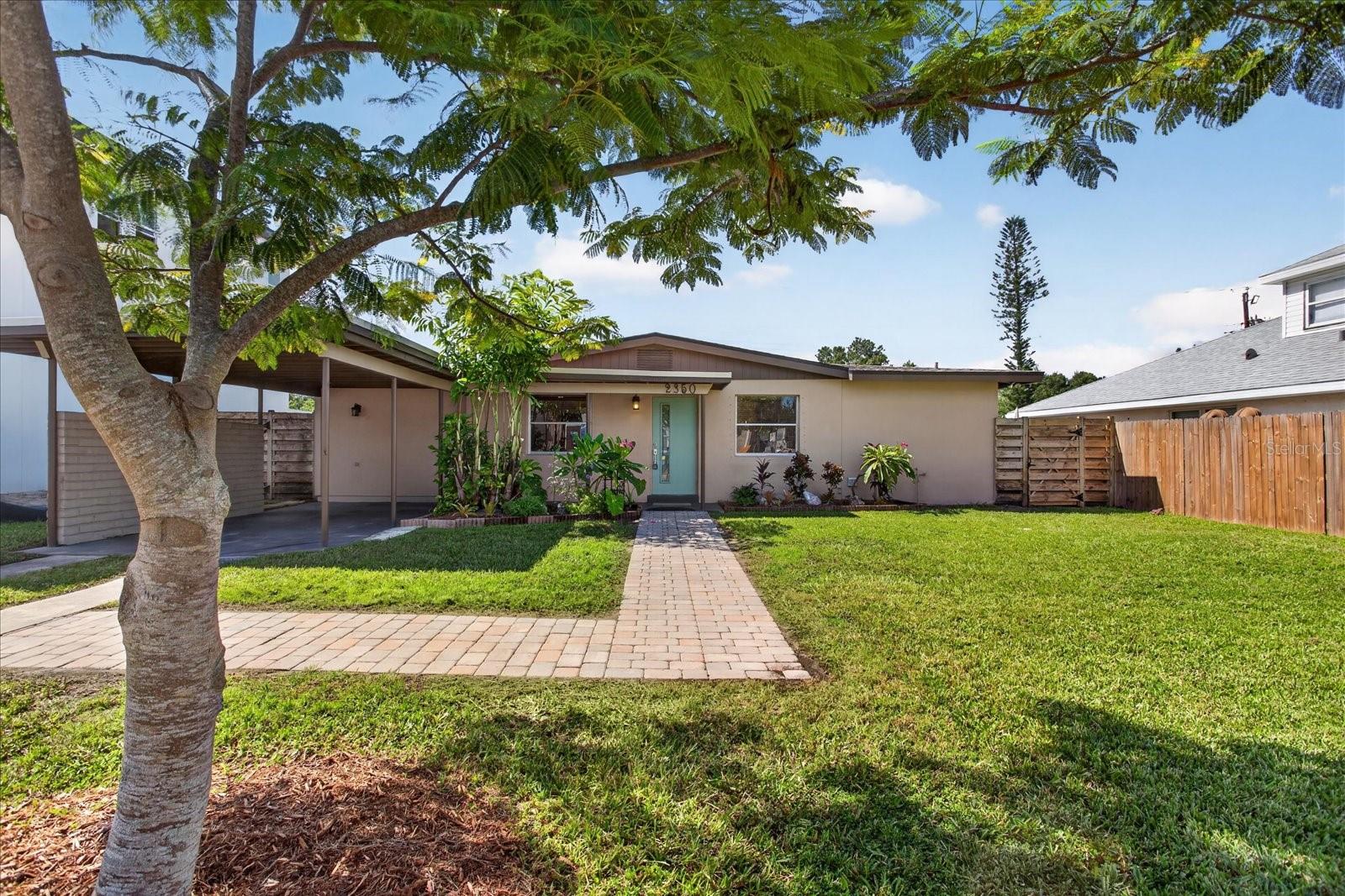 2350 Loma Linda St, Sarasota, FL 34239 photo