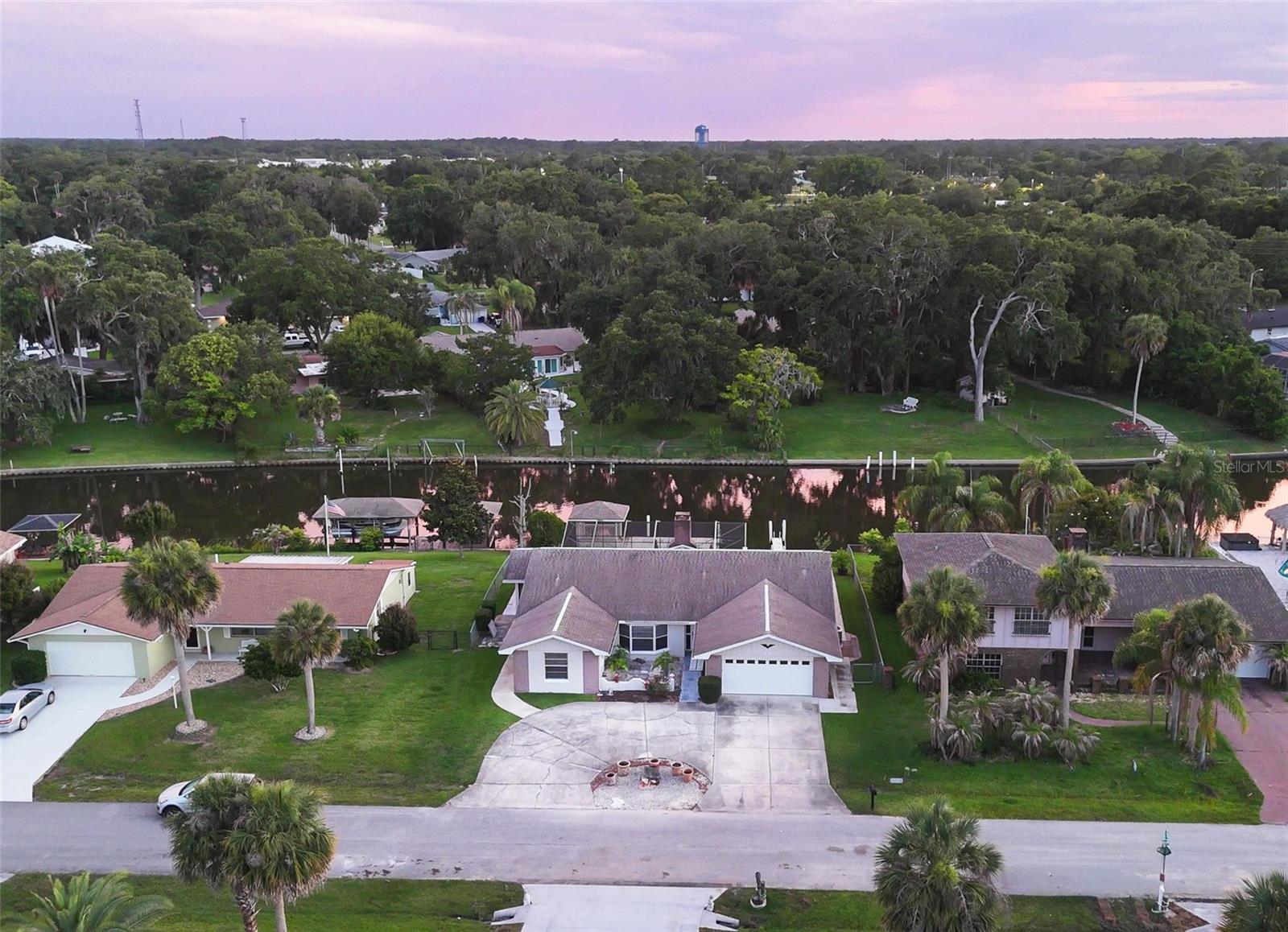 10 Felicia Ct, Palm Coast, FL 32137 photo