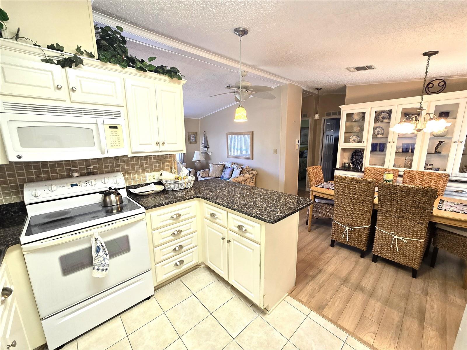 8503 Princess Ct, Palmetto, FL 34221 photo