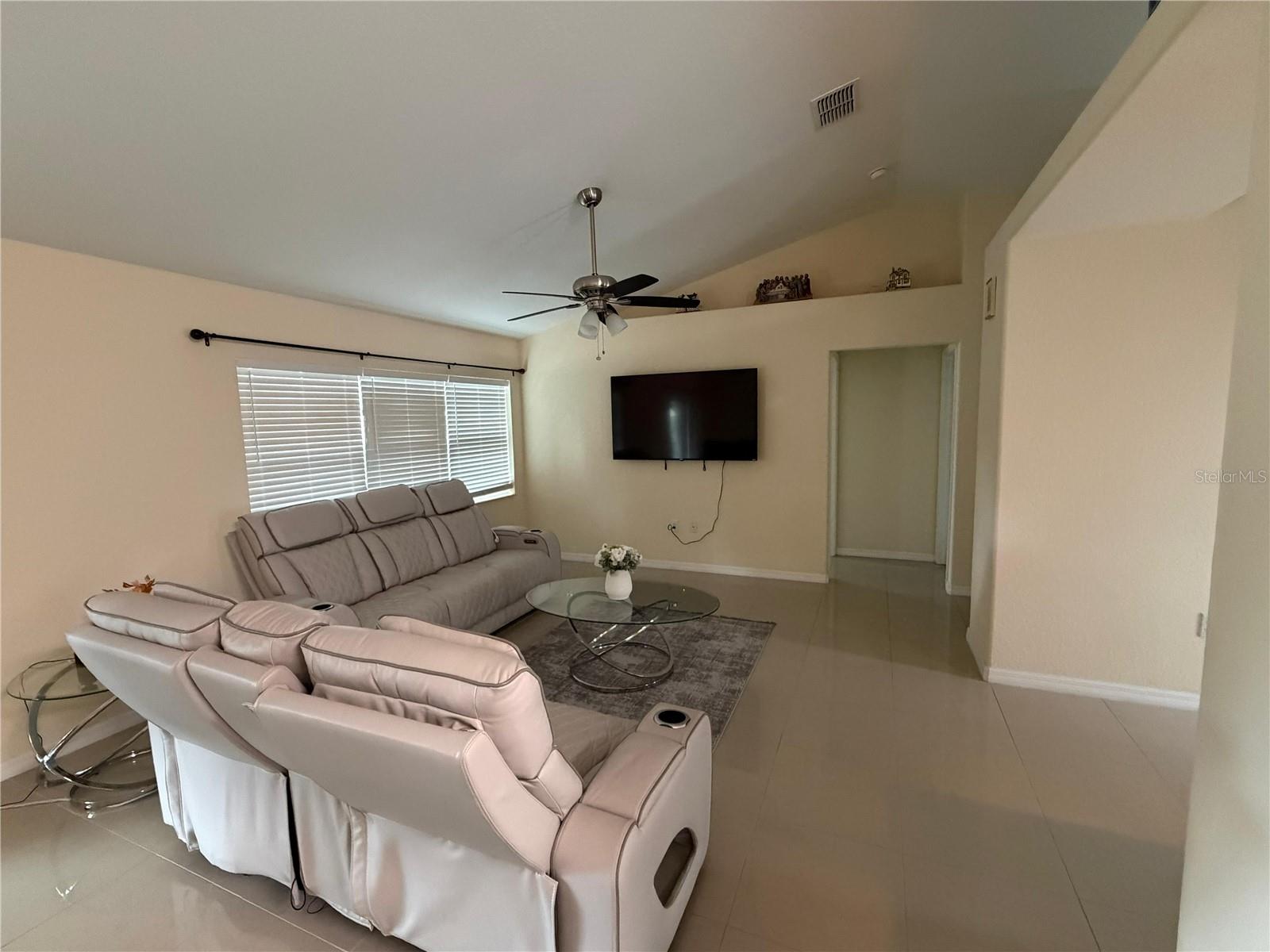 14220 Spring Hill Dr, Spring Hill, FL 34609 photo