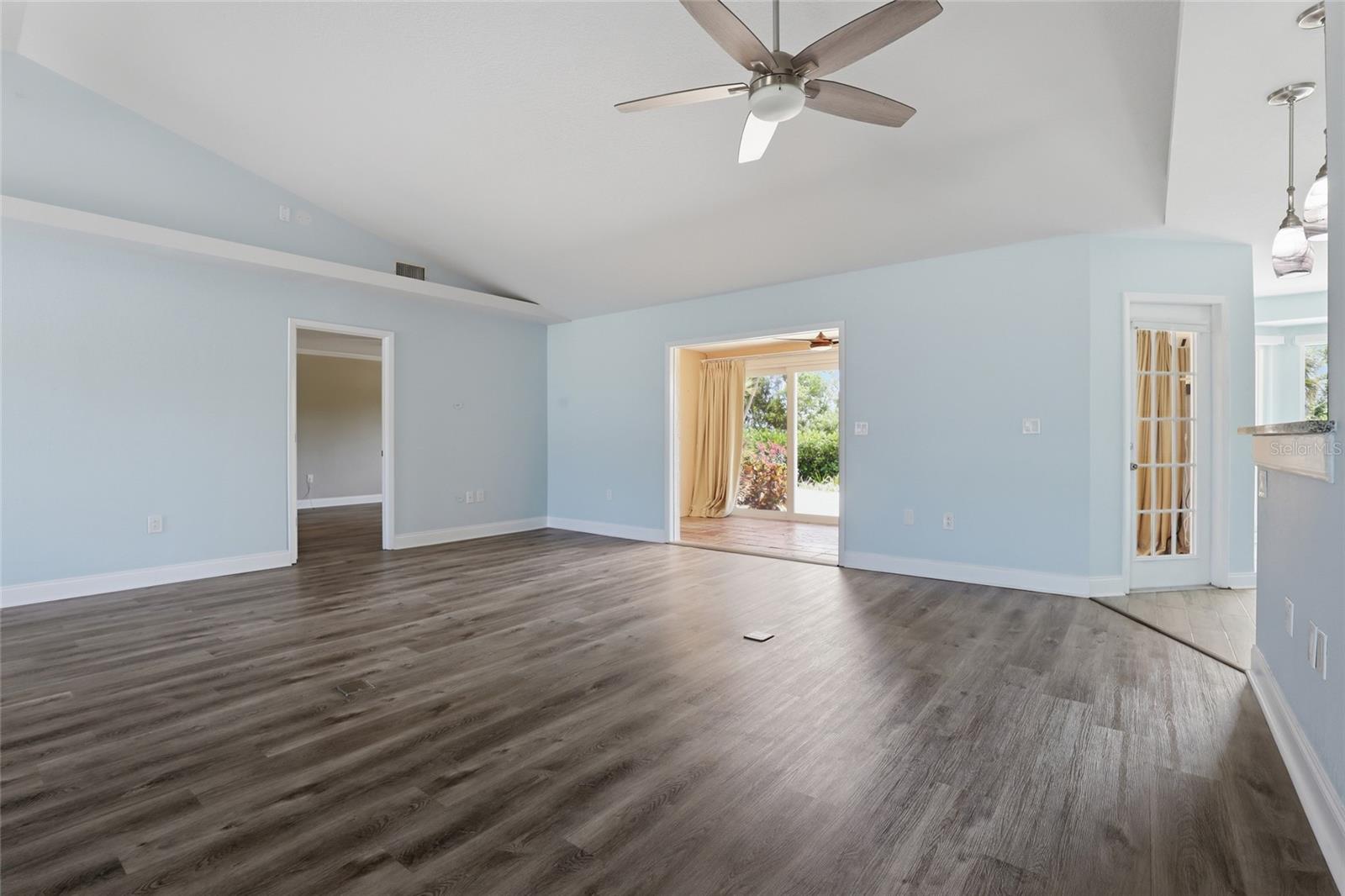 5207 86 Street Ct, Bradenton, FL 34210 photo