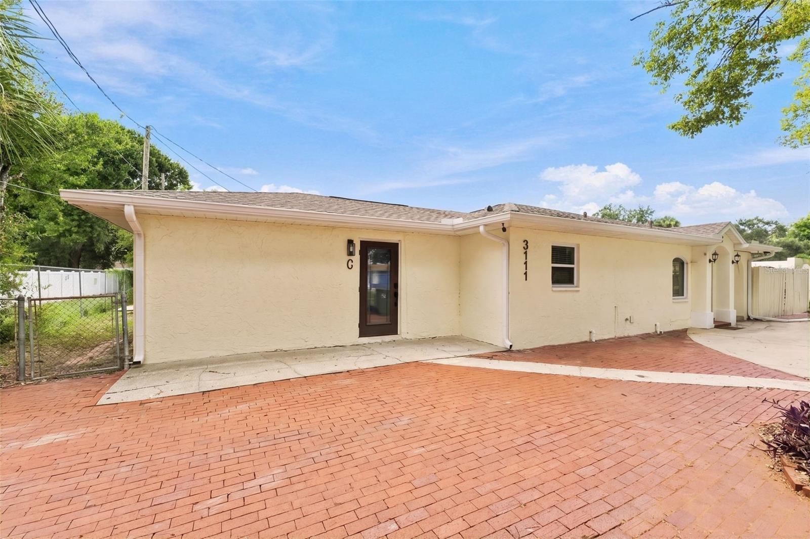 3111 W Spruce St, Tampa, FL 33607 photo