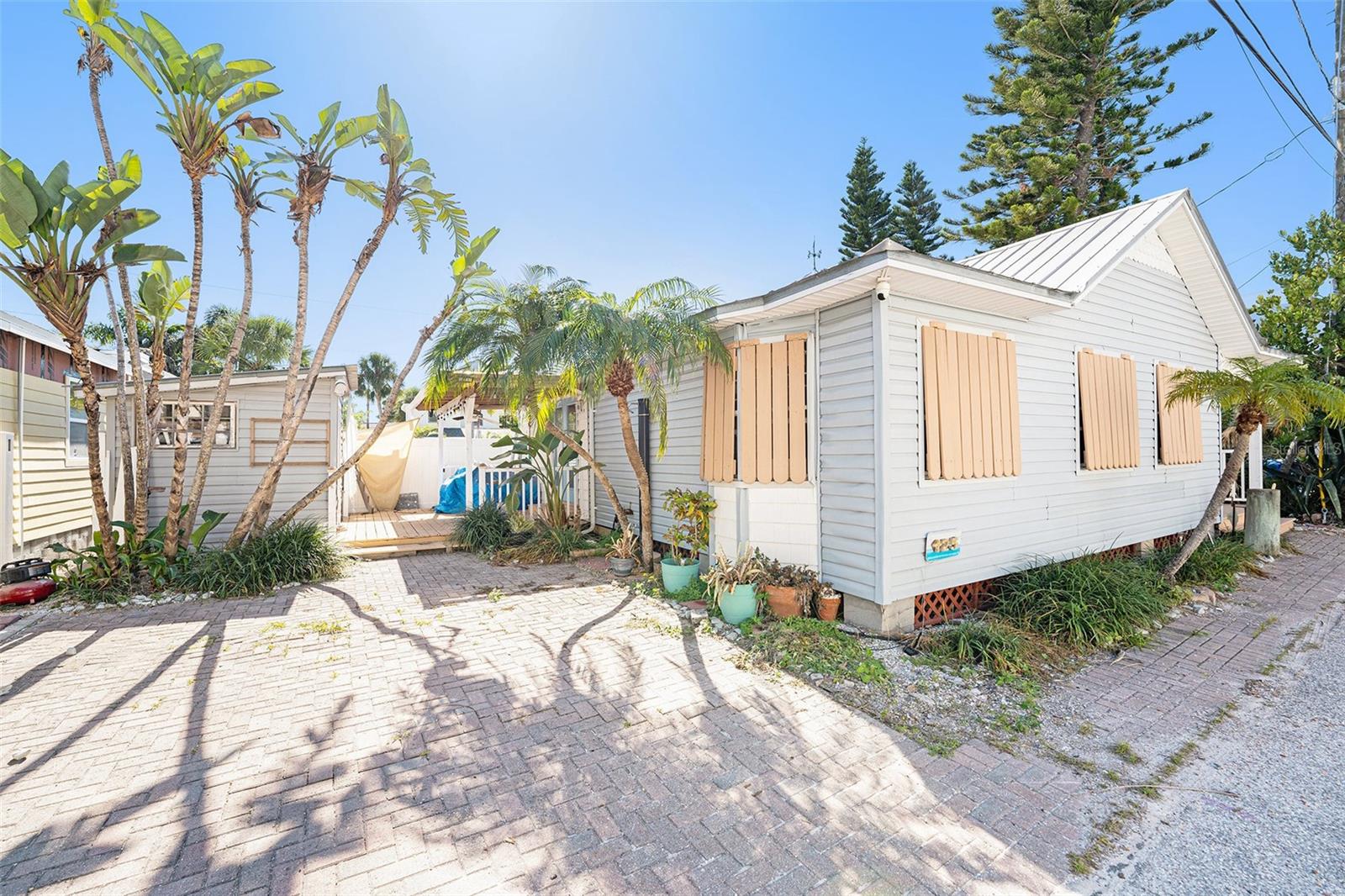 125 95 Ave, Treasure Island, FL 33706 photo
