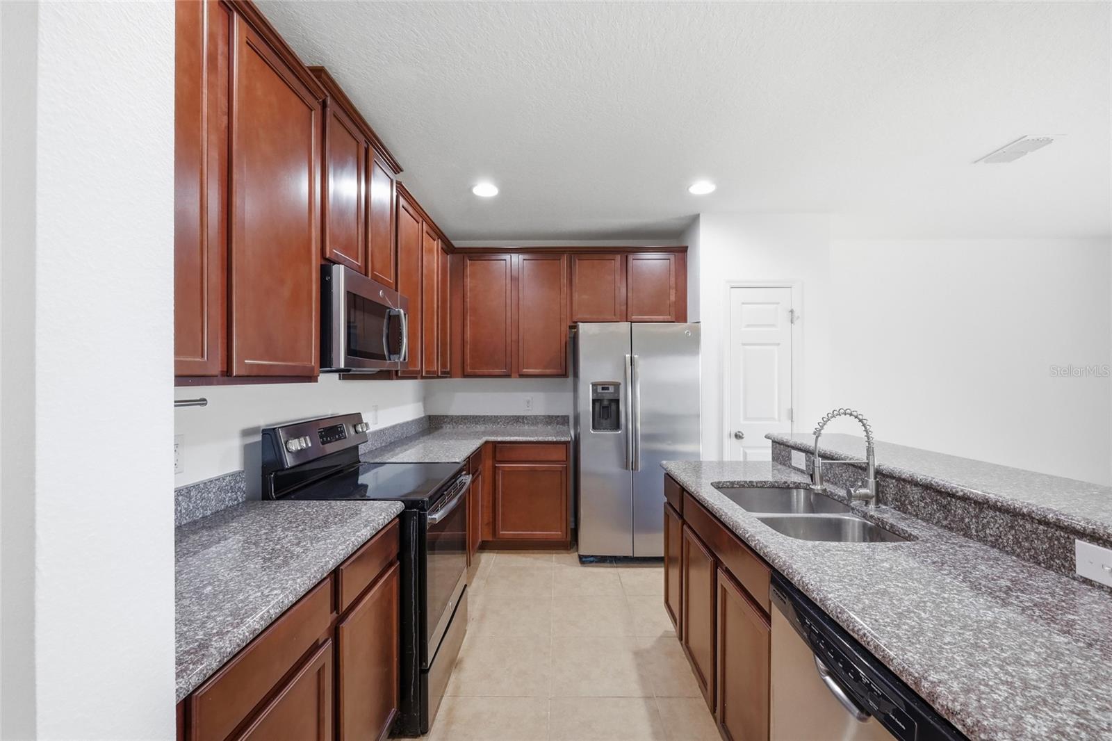 196 Primrose Dr, Davenport, FL 33837 photo