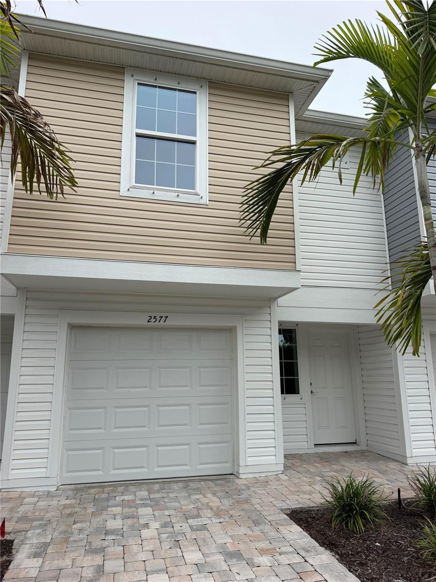 2577 6 Avenue Dr, Bradenton, FL 34208