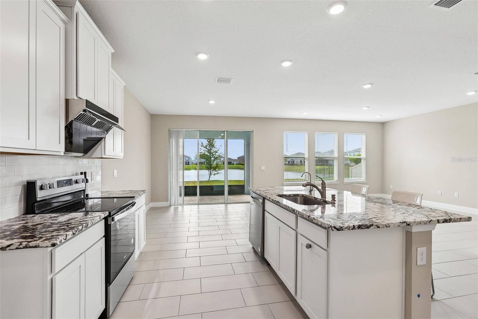327 Mangrove Manor Dr, Apollo Beach, FL 33572 photo