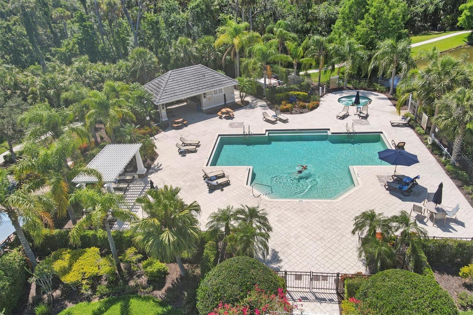 4811 Woodbrook Dr, Sarasota, FL 34243 photo
