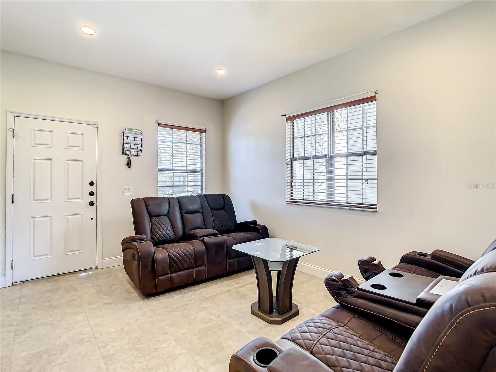 8735 Isla Bella Dr, Orlando, FL 32818 photo
