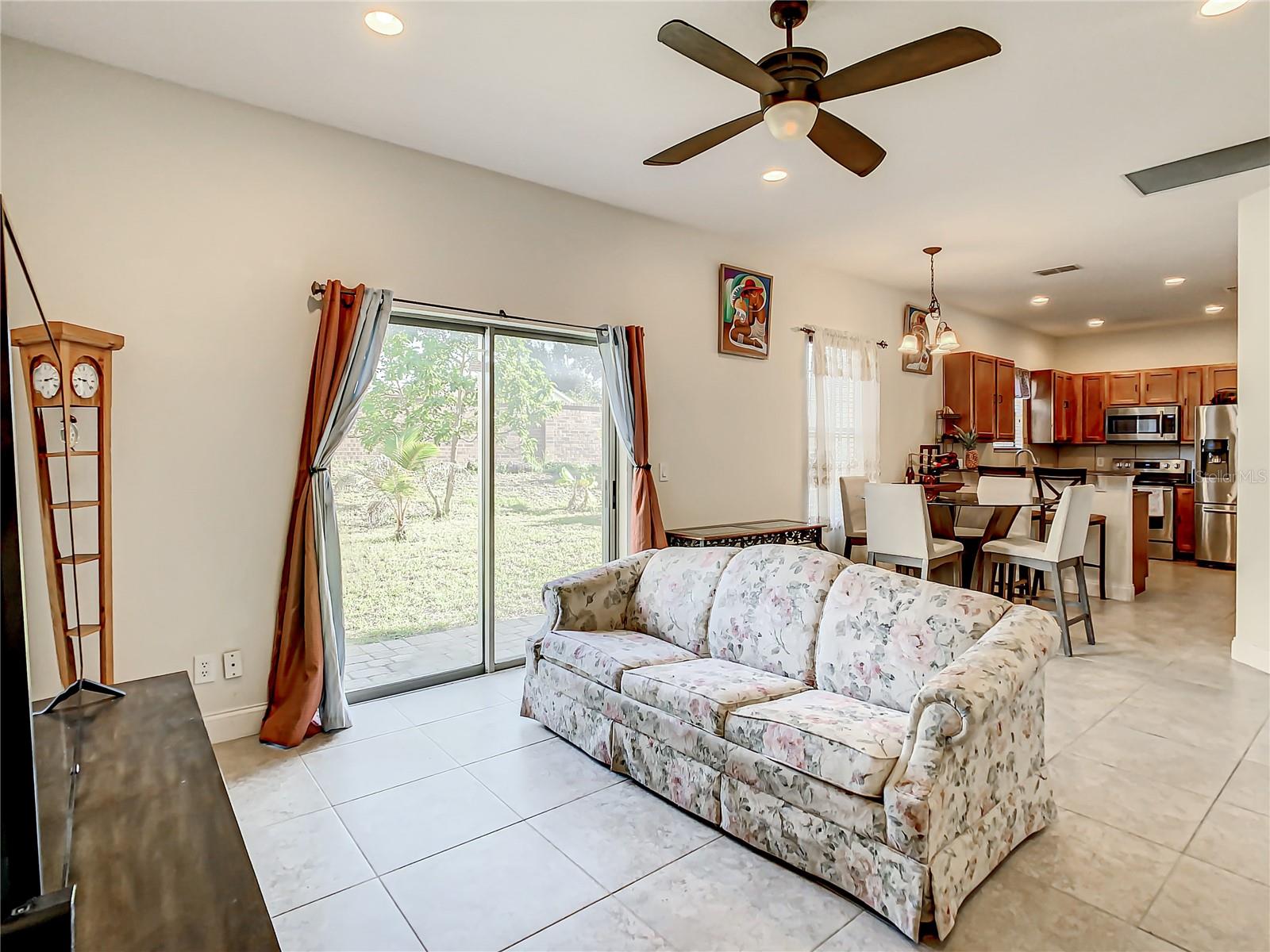 8735 Isla Bella Dr, Orlando, FL 32818 photo