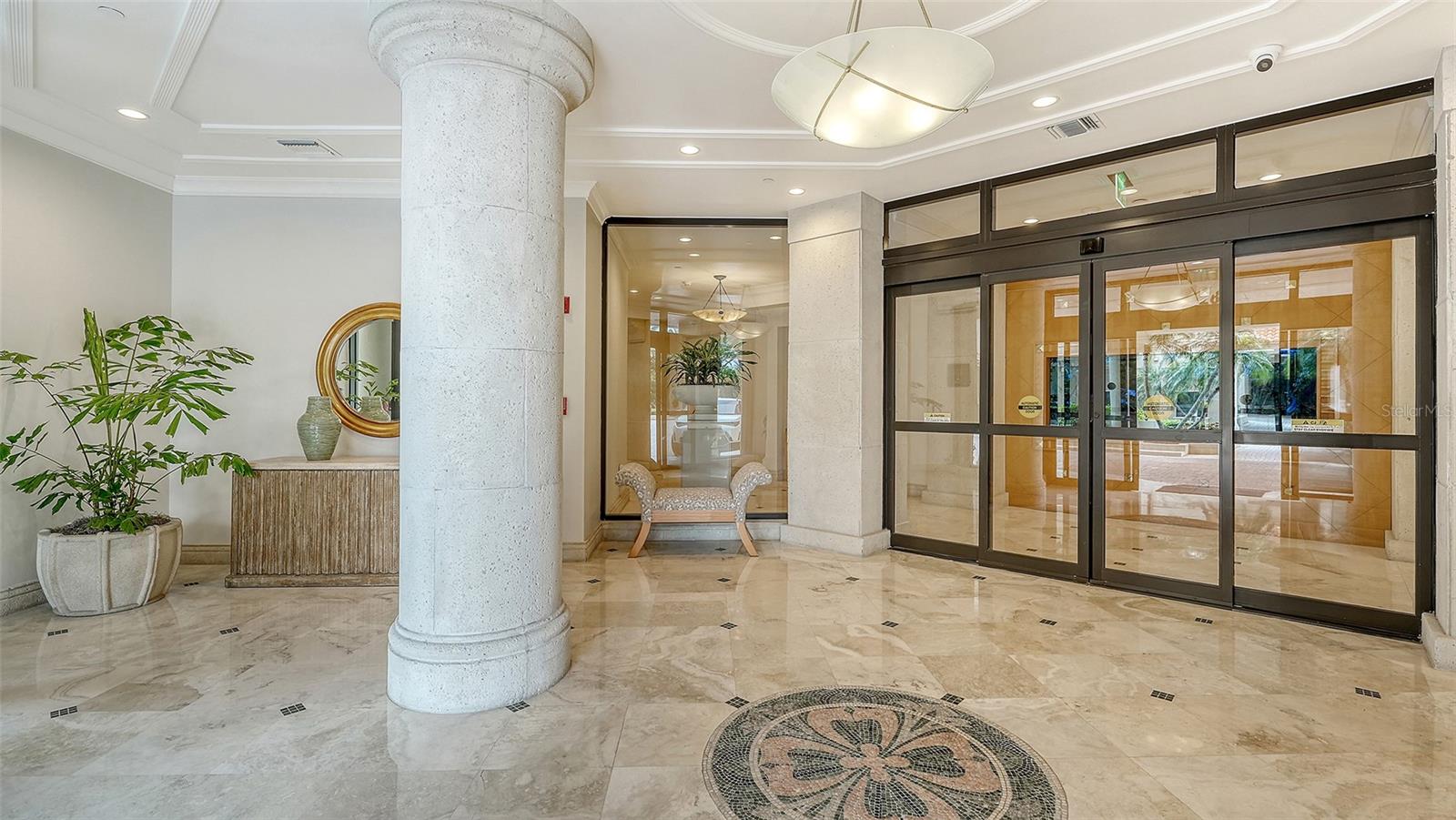 1281 Gulf Of Mexico Dr #111, Longboat Key, FL 34228 photo