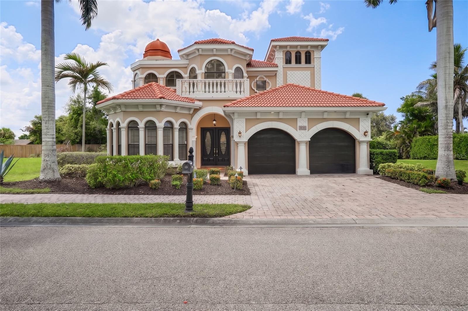 1650 Assisi Dr, Sarasota, FL 34231