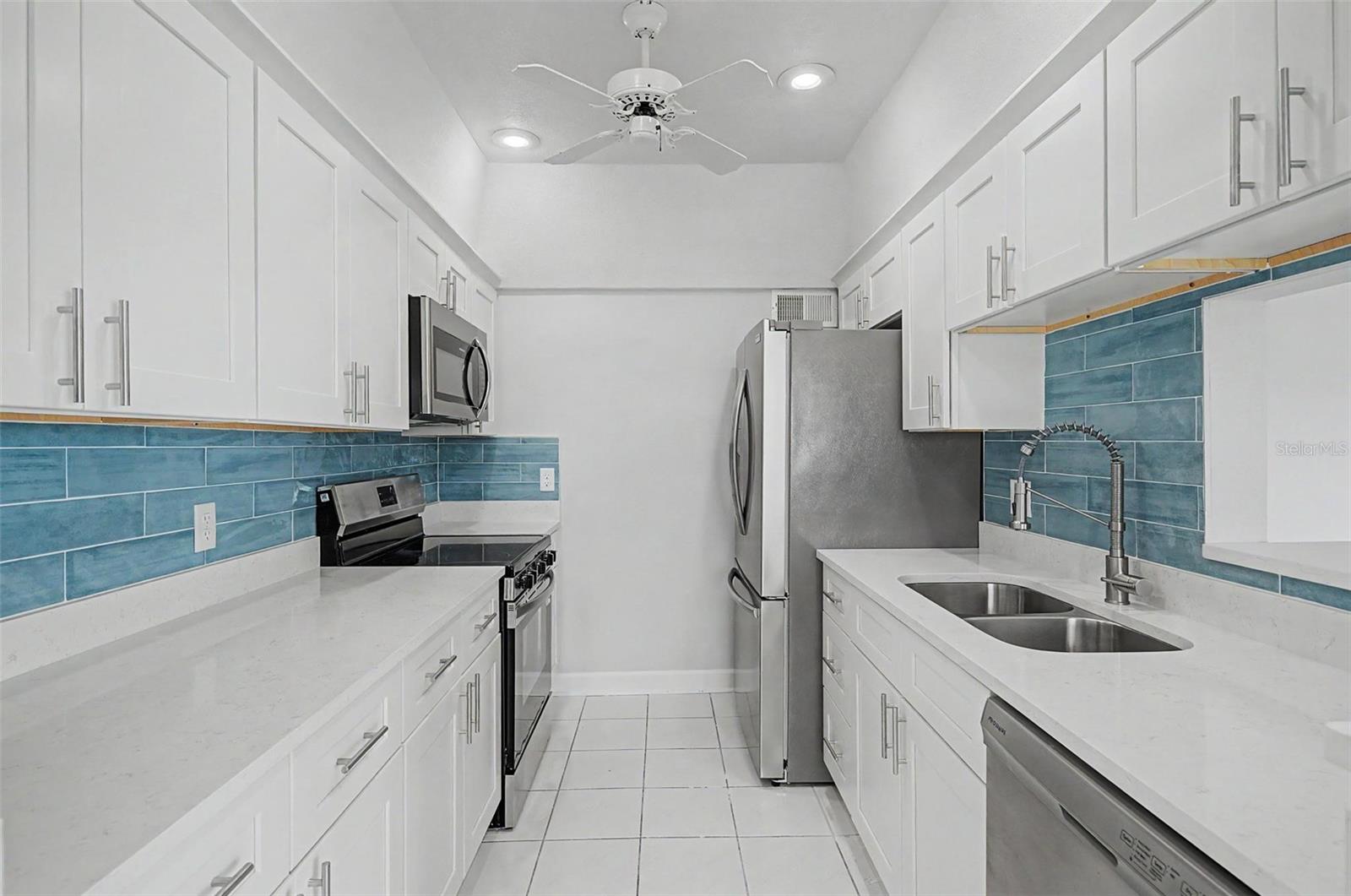 519 Plaza Seville Court 39, Treasure Island, FL 33706 photo
