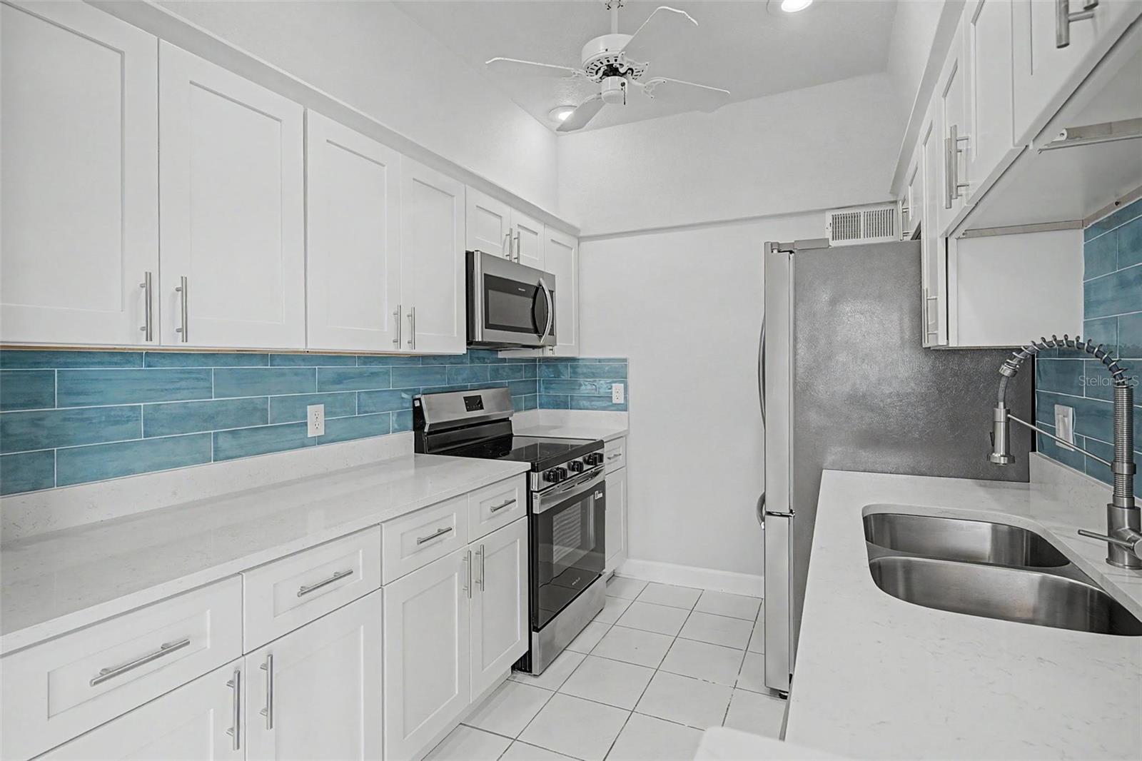 519 Plaza Seville Court 39, Treasure Island, FL 33706 photo