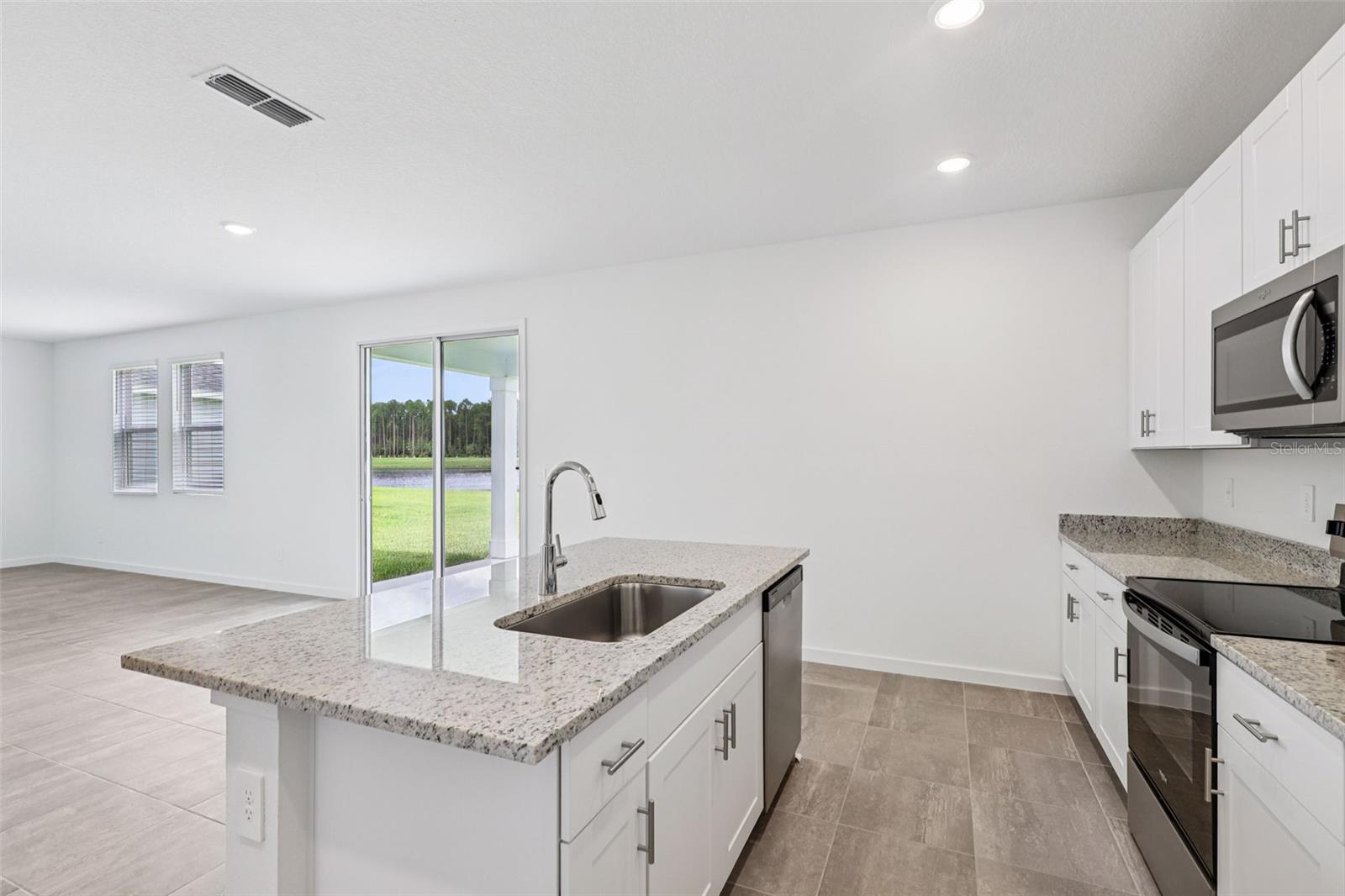 8 Wandering Creek Way, Palm Coast, FL 32164 photo