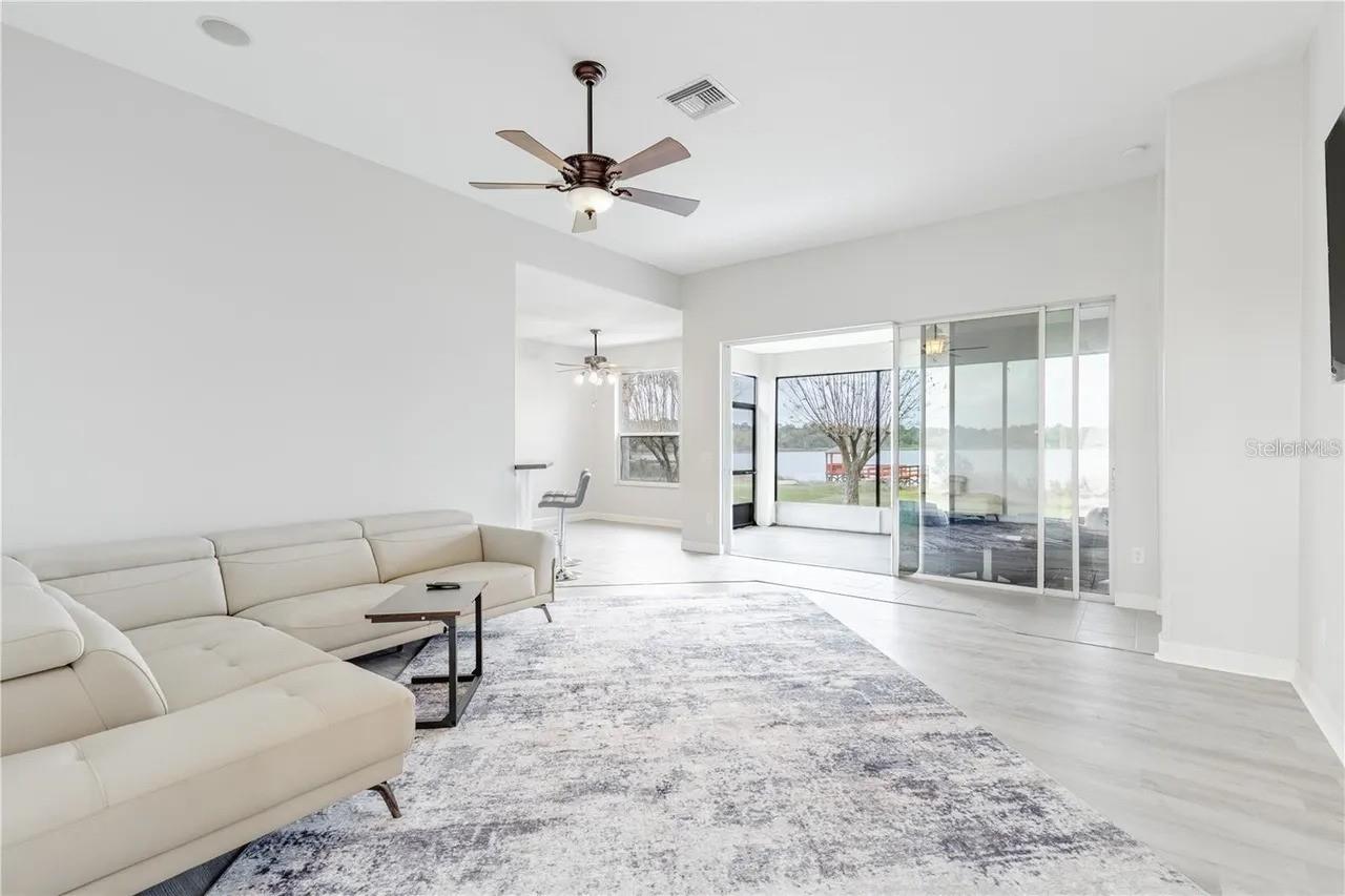 3804 Bayshore Cir, Tavares, FL 32778 photo