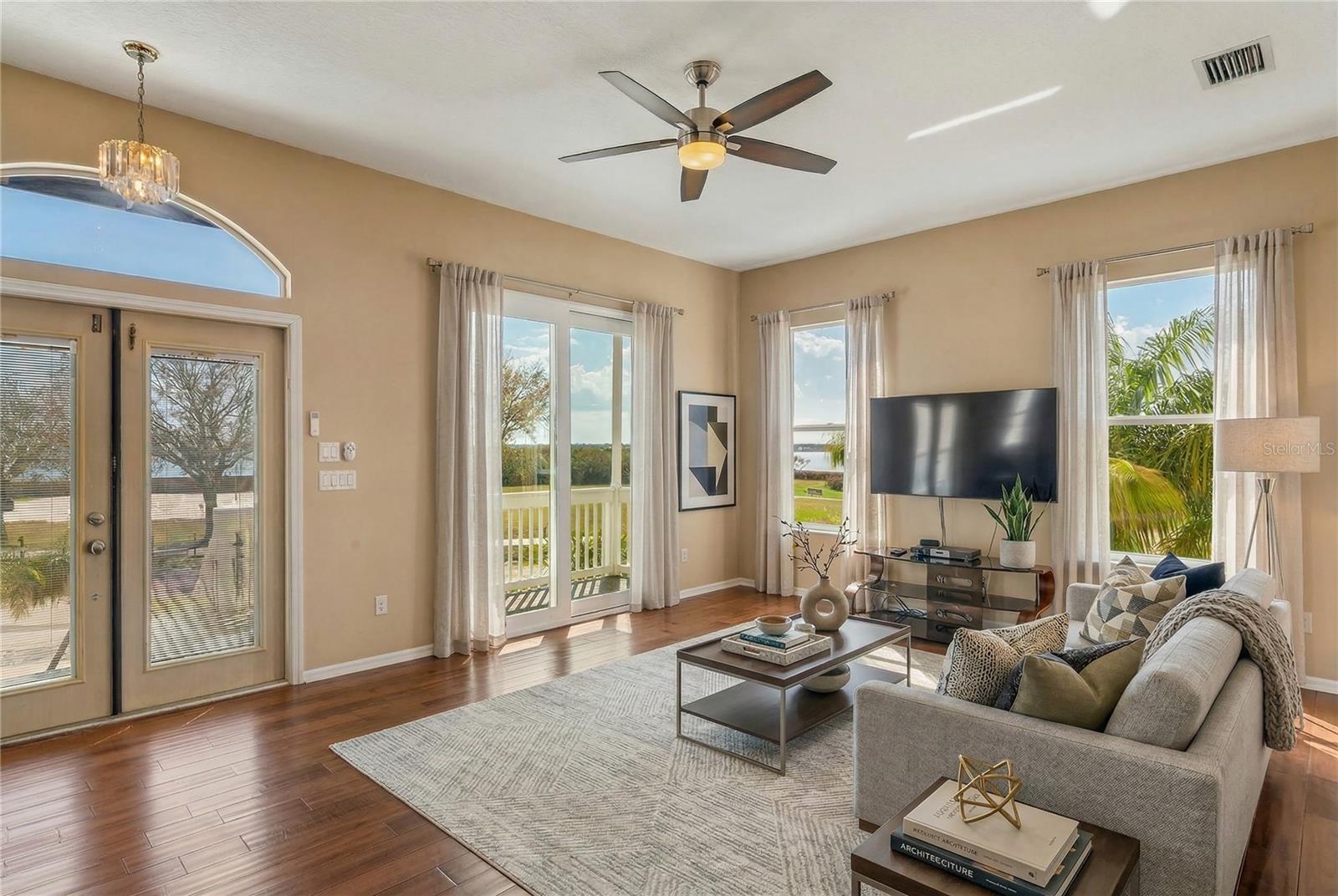 402 Shore Dr, Oldsmar, FL 34677 photo