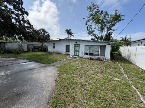 Single Family Residence in SARASOTA FL 2524 NOVUS STREET.jpg
