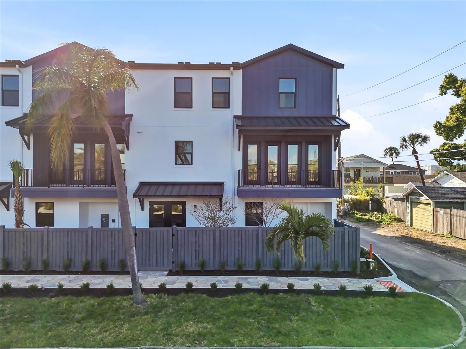 3005 1 Ave, Saint Petersburg, FL 33713