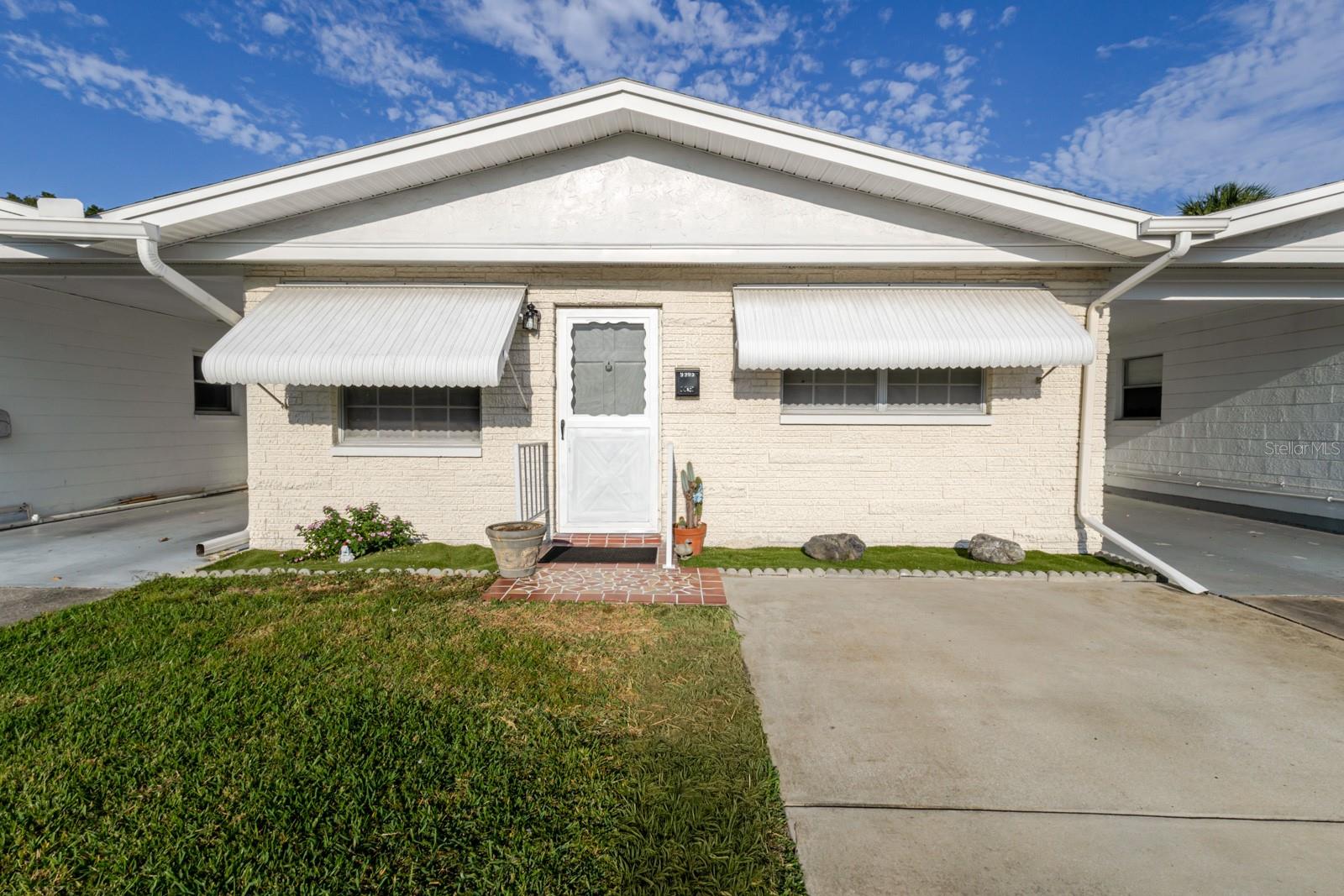 9905 Dahlia St, Pinellas Park, FL 33782