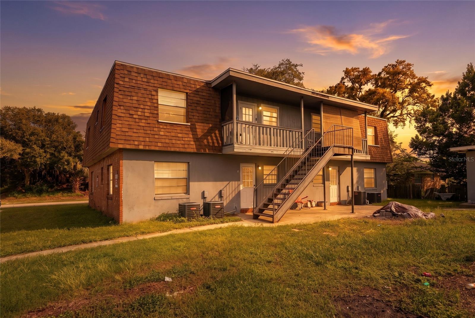 656 Williamsburg Dr, Daytona Beach, FL 32117