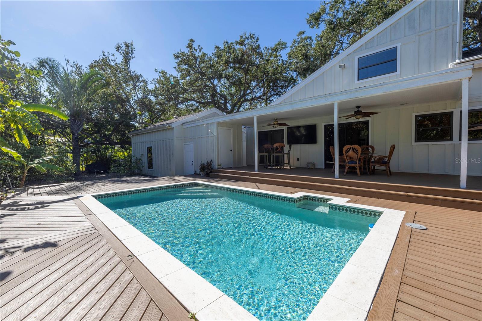 Single Family Residence in SARASOTA FL 752 TROPICAL CIRCLE 39.jpg