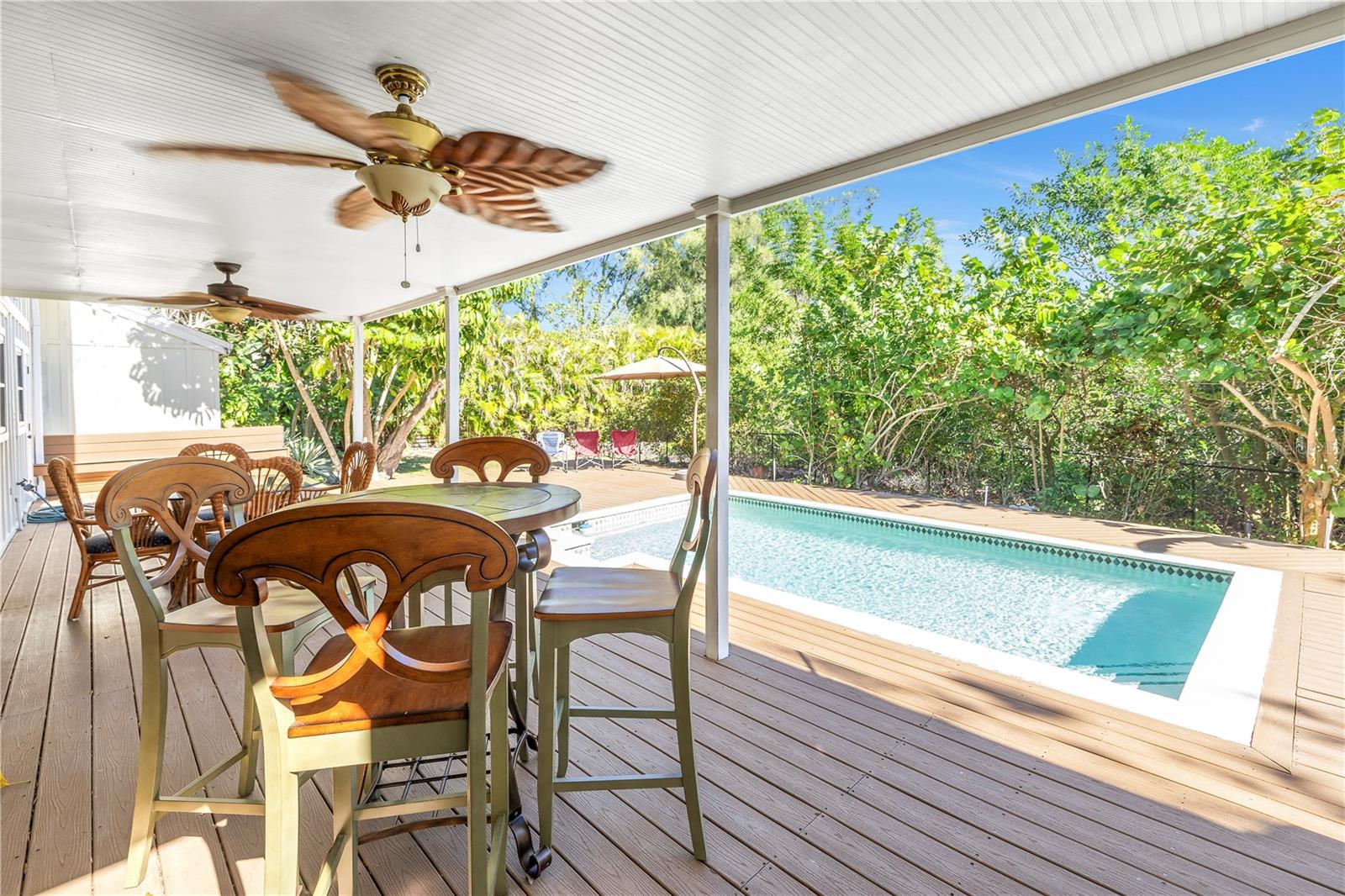 Single Family Residence in SARASOTA FL 752 TROPICAL CIRCLE 36.jpg