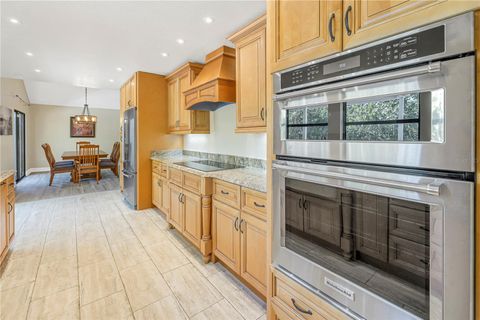 Single Family Residence in SARASOTA FL 752 TROPICAL CIRCLE 17.jpg