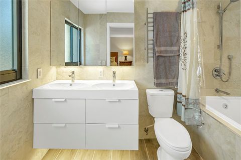 Single Family Residence in SARASOTA FL 752 TROPICAL CIRCLE 34.jpg