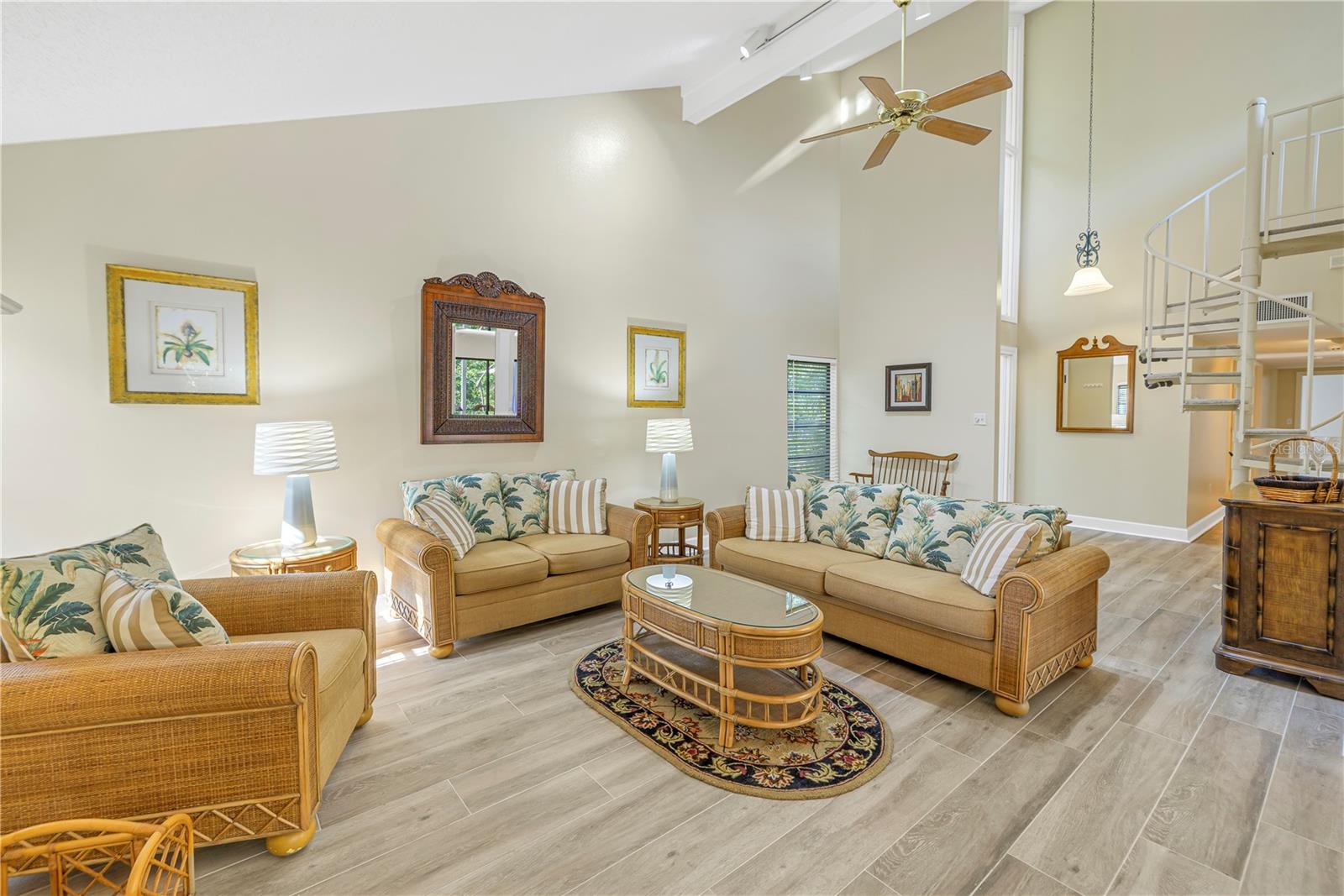 Single Family Residence in SARASOTA FL 752 TROPICAL CIRCLE 6.jpg