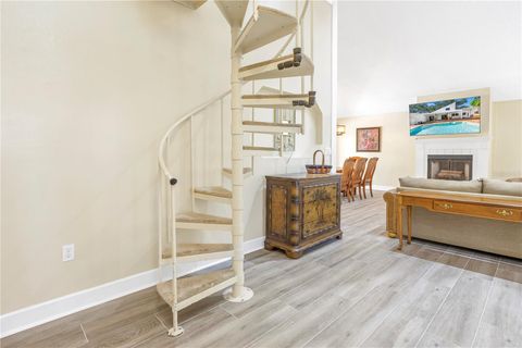 Single Family Residence in SARASOTA FL 752 TROPICAL CIRCLE 2.jpg