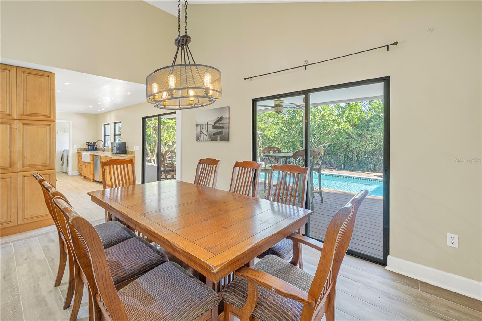 Single Family Residence in SARASOTA FL 752 TROPICAL CIRCLE 8.jpg