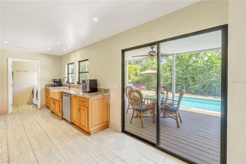 Single Family Residence in SARASOTA FL 752 TROPICAL CIRCLE 12.jpg