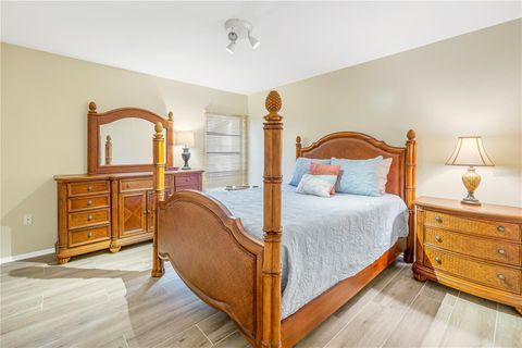 Single Family Residence in SARASOTA FL 752 TROPICAL CIRCLE 28.jpg