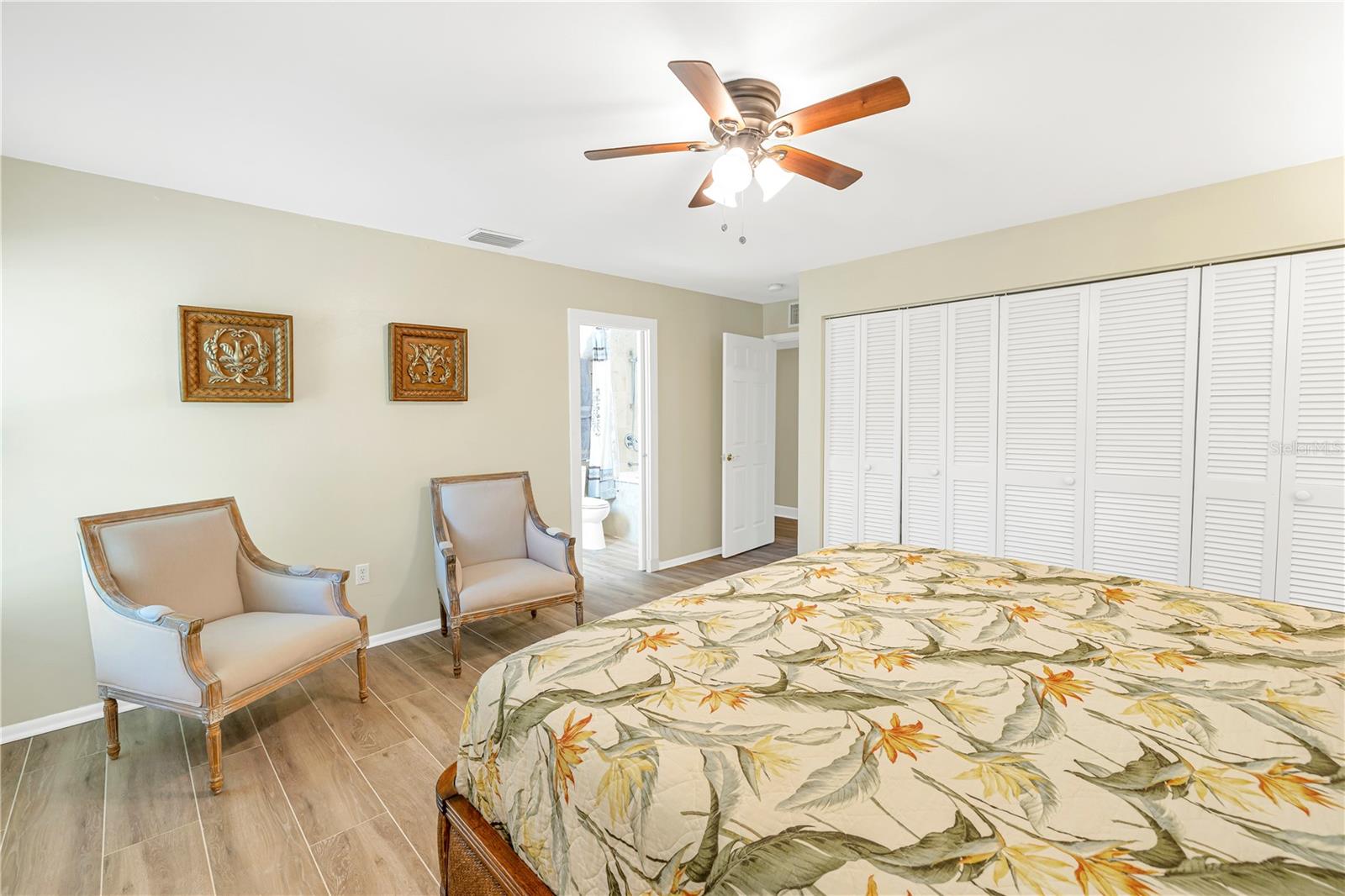 Single Family Residence in SARASOTA FL 752 TROPICAL CIRCLE 33.jpg