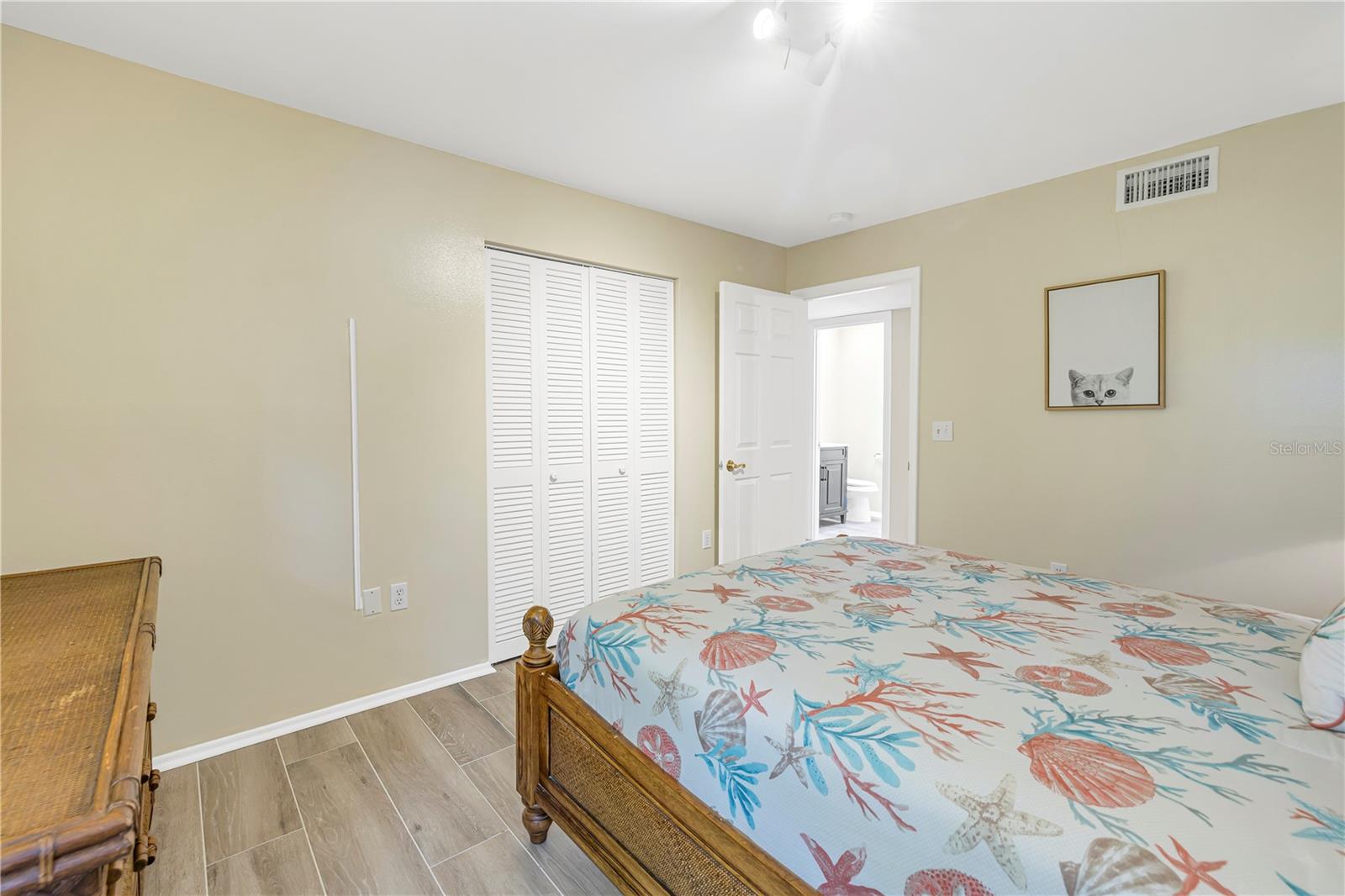 Single Family Residence in SARASOTA FL 752 TROPICAL CIRCLE 23.jpg