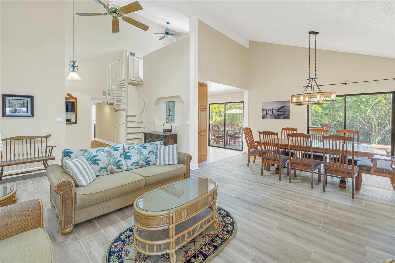 Single Family Residence in SARASOTA FL 752 TROPICAL CIRCLE 7.jpg