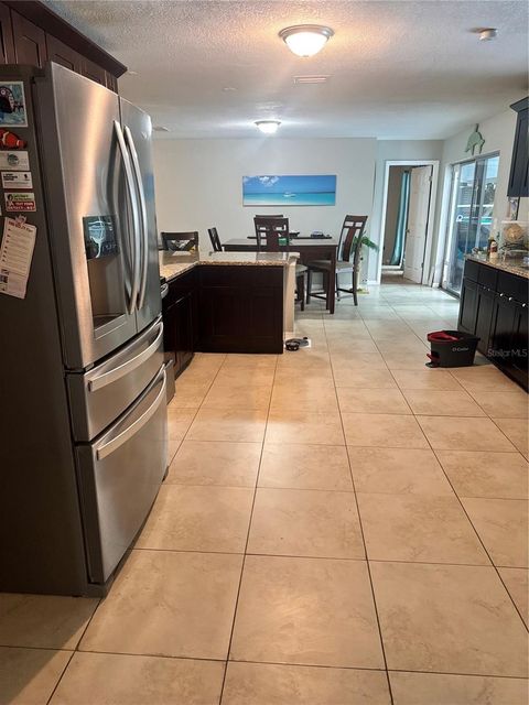 Single Family Residence in DADE CITY FL 35836 LAKESHORE DRIVE 4.jpg