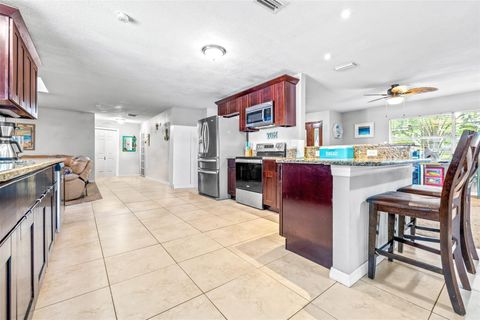 Single Family Residence in DADE CITY FL 35836 LAKESHORE DRIVE 6.jpg