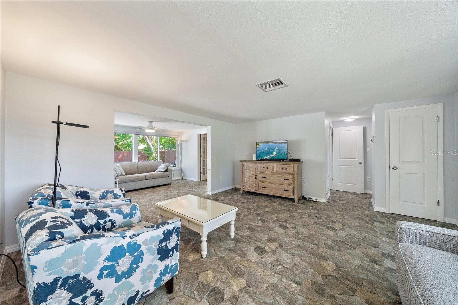 2431 Bispham Rd, Sarasota, FL 34231 photo