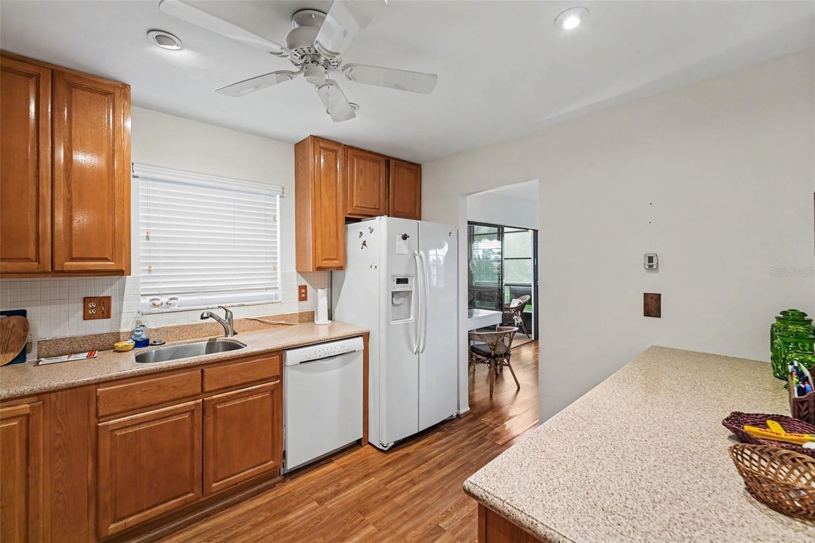 5970 80 St #301, Saint Petersburg, FL 33709 photo