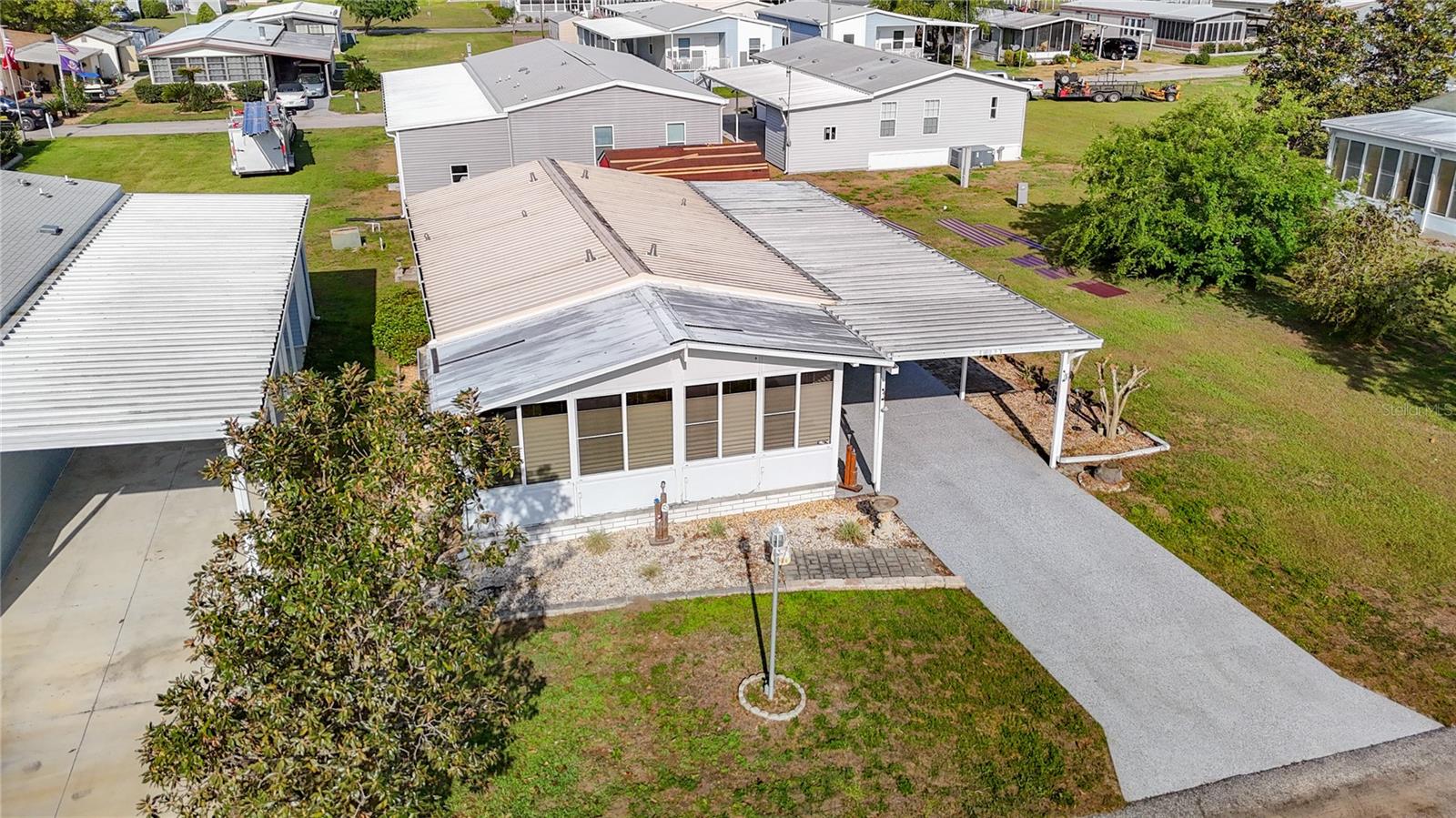 Manufactured Home in DADE CITY FL 10033 WELLINGTON AVENUE 49.jpg