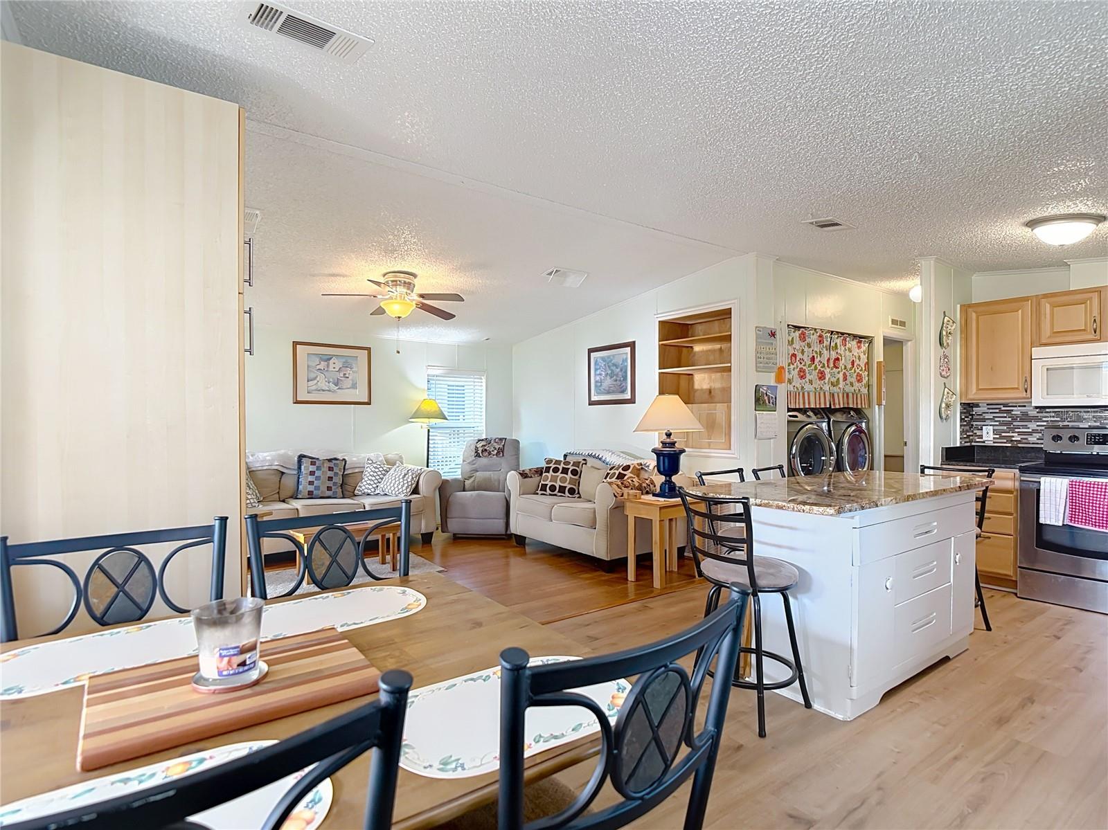 Manufactured Home in DADE CITY FL 10033 WELLINGTON AVENUE 14.jpg