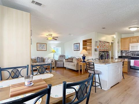 Manufactured Home in DADE CITY FL 10033 WELLINGTON AVENUE 14.jpg