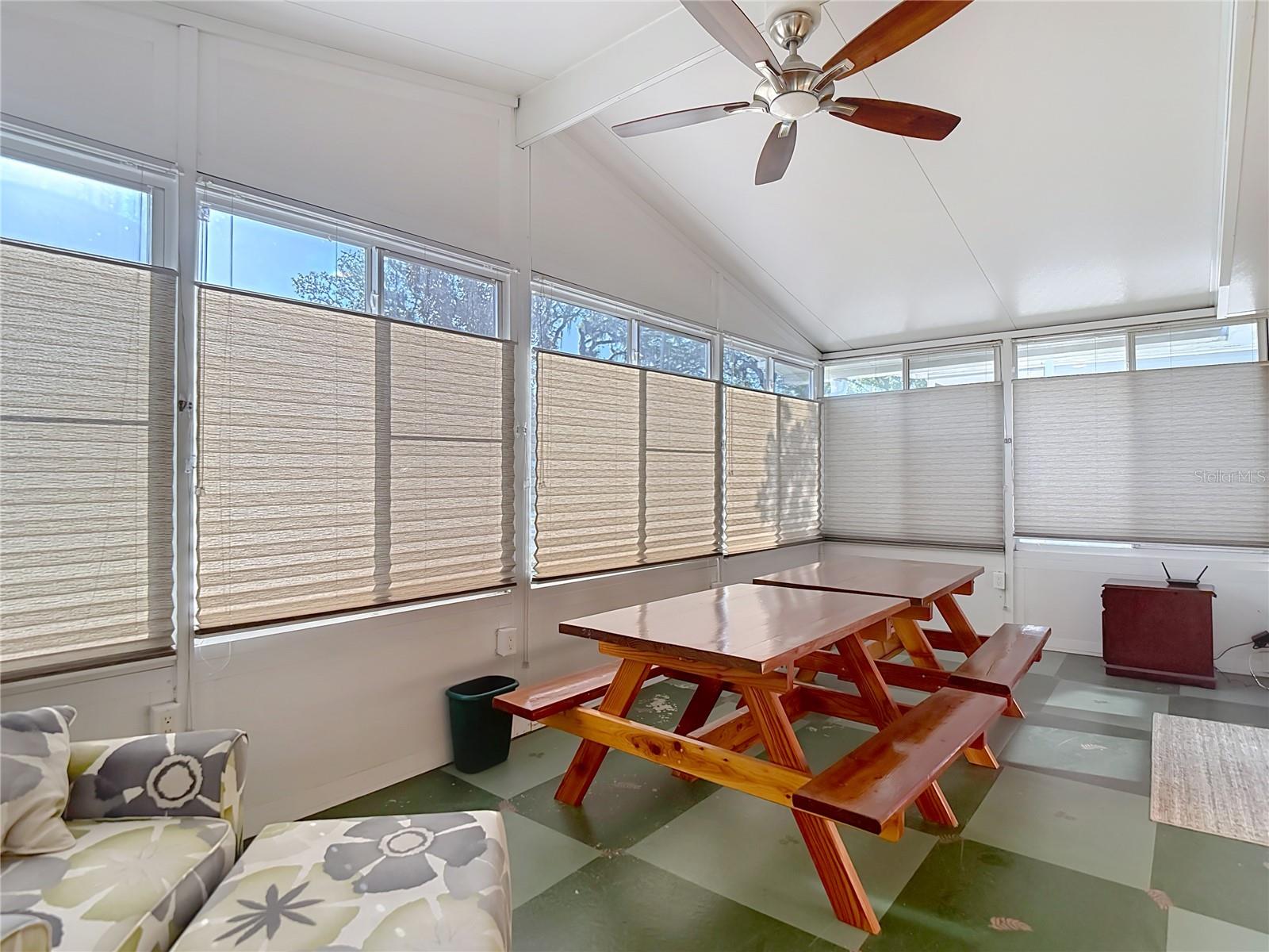 Manufactured Home in DADE CITY FL 10033 WELLINGTON AVENUE 43.jpg