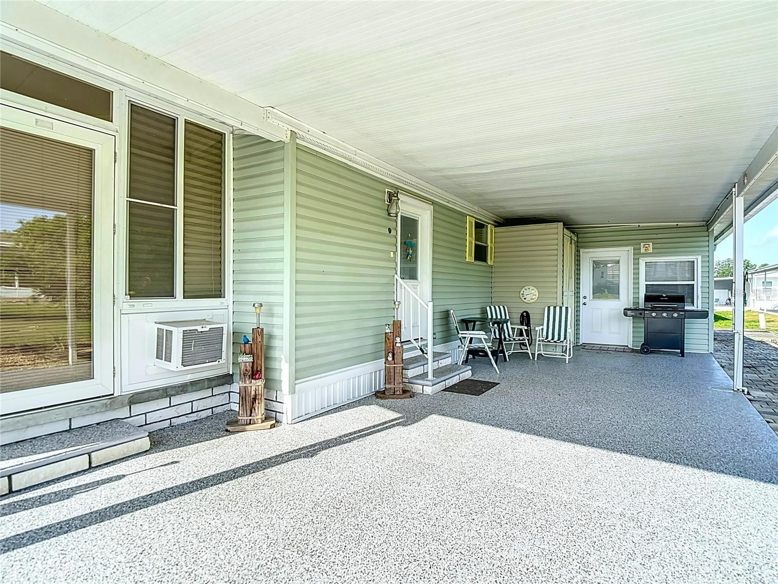Manufactured Home in DADE CITY FL 10033 WELLINGTON AVENUE 3.jpg