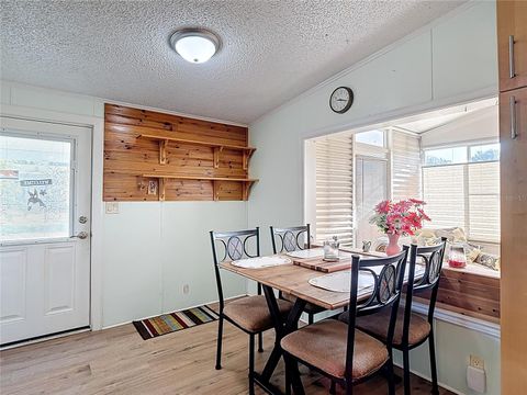 Manufactured Home in DADE CITY FL 10033 WELLINGTON AVENUE 16.jpg