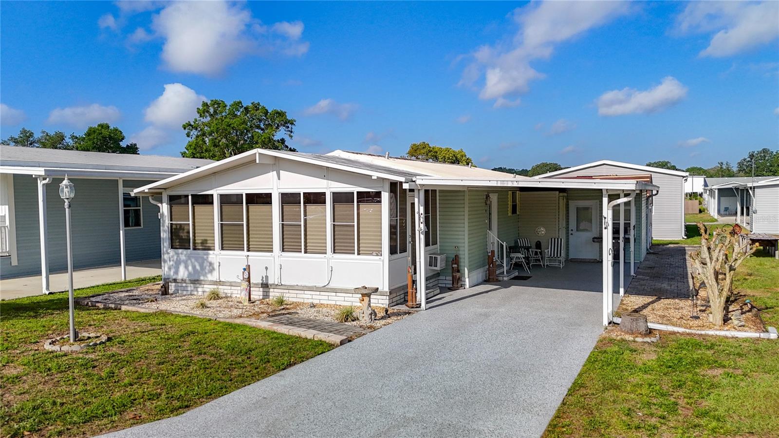 Manufactured Home in DADE CITY FL 10033 WELLINGTON AVENUE 2.jpg