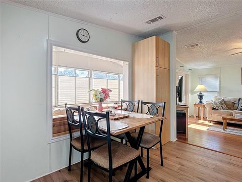 Manufactured Home in DADE CITY FL 10033 WELLINGTON AVENUE 15.jpg