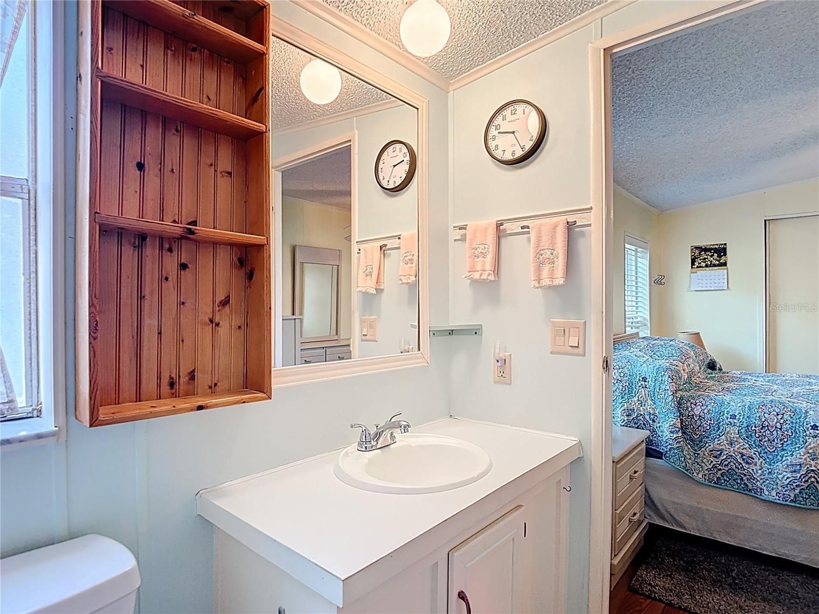 Manufactured Home in DADE CITY FL 10033 WELLINGTON AVENUE 27.jpg