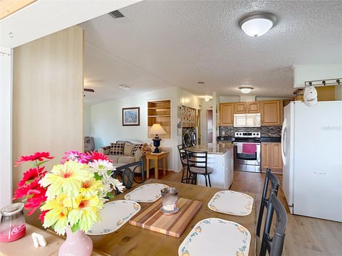 Manufactured Home in DADE CITY FL 10033 WELLINGTON AVENUE 17.jpg